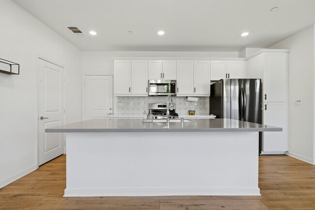 Foto del edificio - 4 Bedroom Townhome for rent In Murrieta