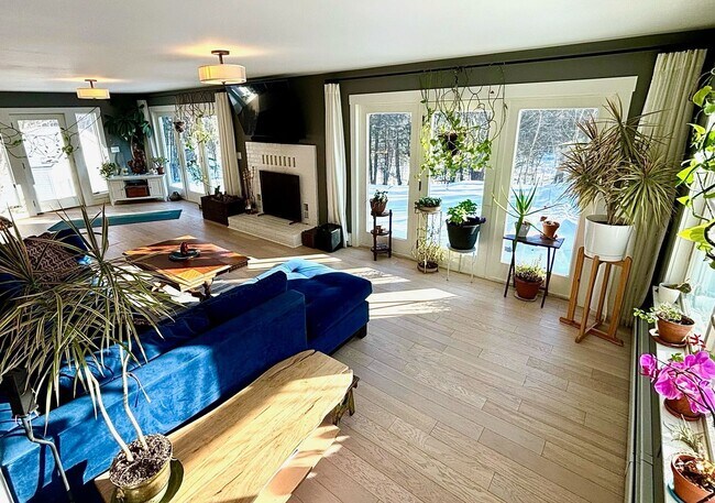 Building Photo - Bright & Airy Home Near Brettun’s Pond – Scenic Views & Modern Comfort
