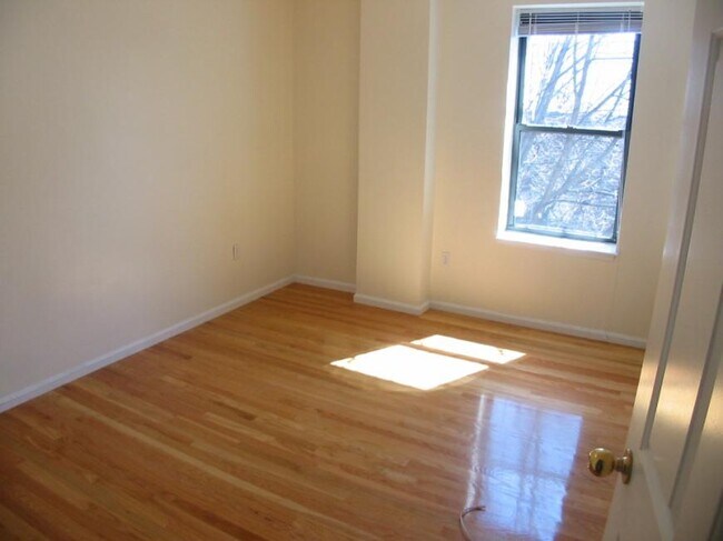 Foto del edificio - 3.0 bedroom in Cambridge Massachusetts 02140