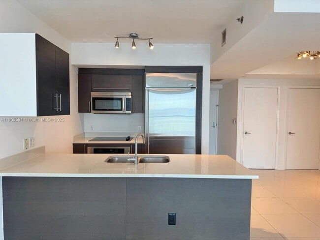 Foto del edificio - 500 Brickell Ave