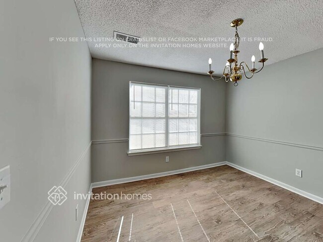 Foto del edificio - 685 Meadows Ln