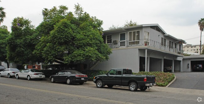 Foto del edificio - 1700 Grevelia St