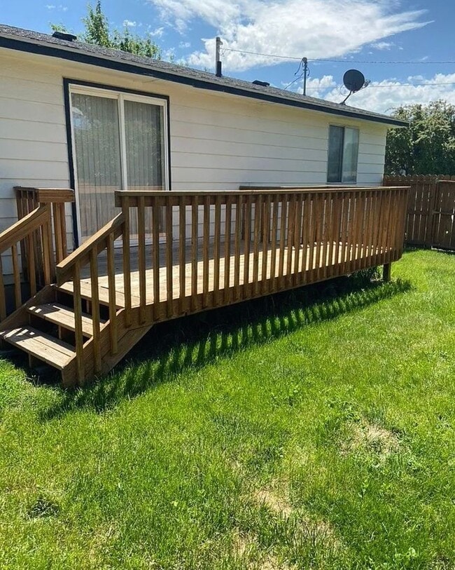 Building Photo - Beautiful 3 bedroom 1 bath home for rent in Sugar City!