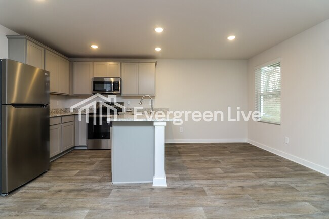 Building Photo - 4834 Station Ln