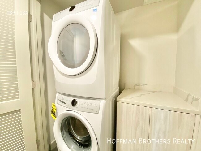 Building Photo - 1534 Brockton Ave