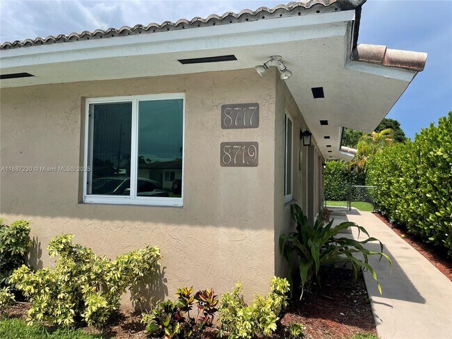 Foto del edificio - 8719 SW 38th St