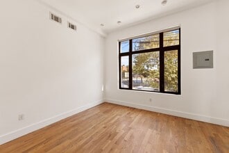 Building Photo - 1305 Greene Ave