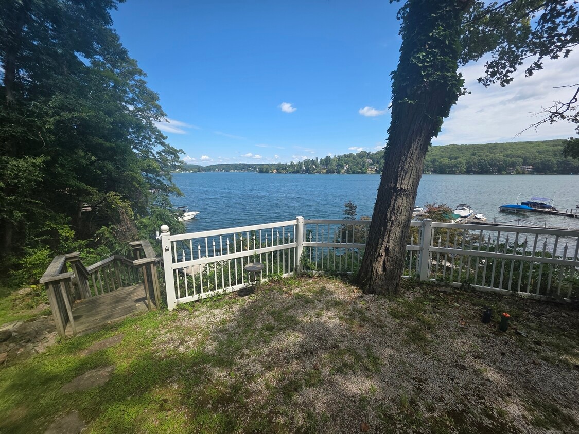 Primary Photo - 2 Lake Terrace Dr