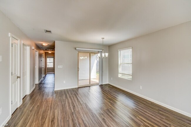 Foto del edificio - 16419 Waterbury Ln