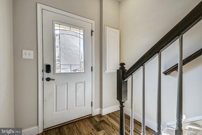 Building Photo - 460 Willow Bend Dr