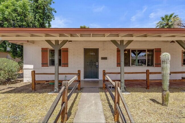 Foto del edificio - 1020 E Oregon Ave