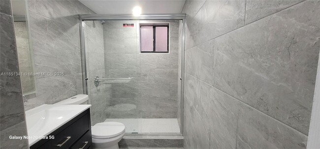 Foto del edificio - 8635 NW 8th St