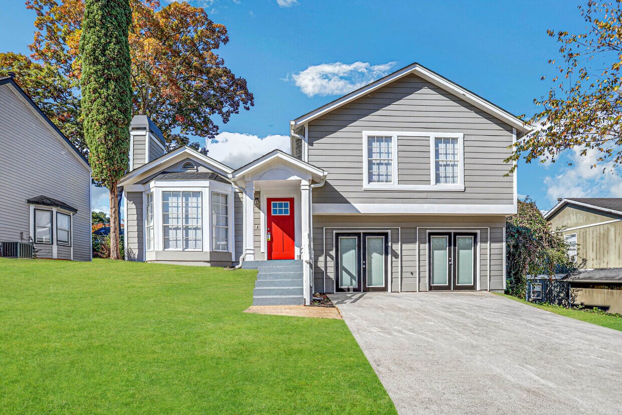 2071 W Bluff Ct House Rental in Lithonia, GA