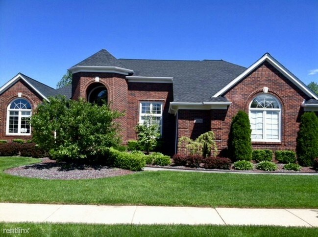 Building Photo - 3 br, 2.5 bath House - 54796 Morningside Dr