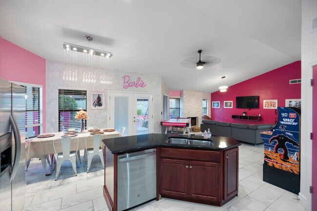 Foto del edificio - 10944 E Becker Ln