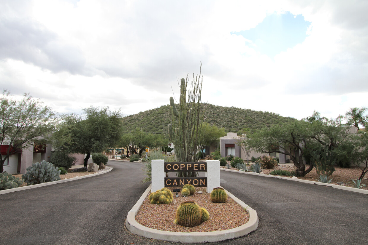 Entrance to Copper Canyon - 5557 N Mica Mountain Dr