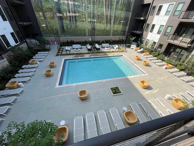 Foto del edificio - 6633 Dale Dr