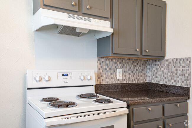 2BR, 1BA - Westover Commons Apartments