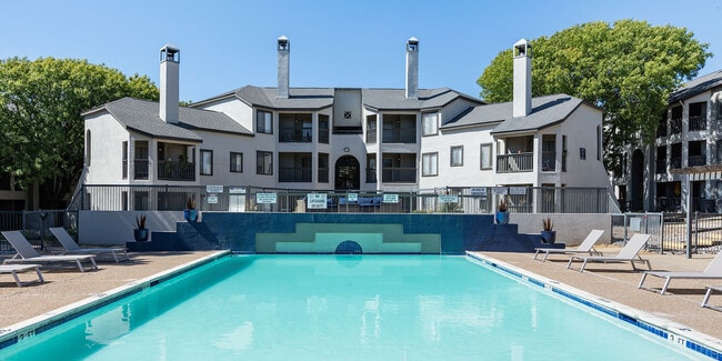 Building Photo - Waverly Park Apartments