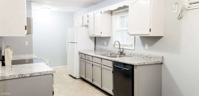 Foto del edificio - 46131 S Lakeshore Dr