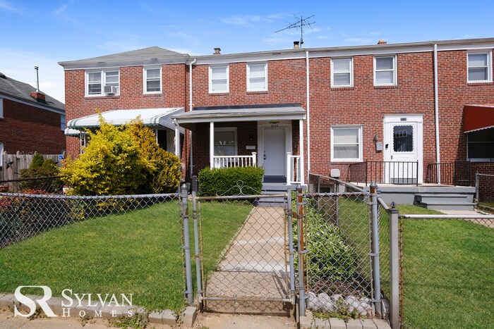 Primary Photo - Come view this charming townhome