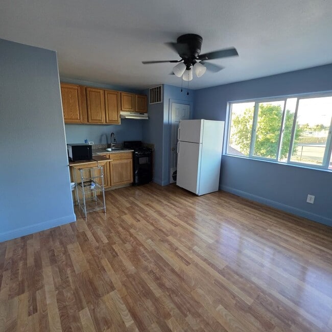 Building Photo - Updated 1-Bedroom Home in Concord – Utilit...