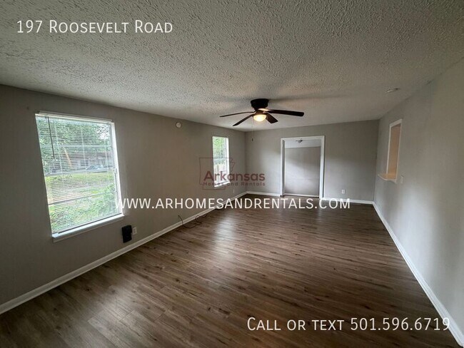 Foto del edificio - 197 Roosevelt Rd