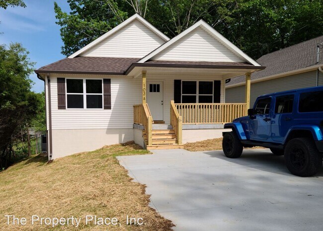 Building Photo - 3 br, 2 bath House - 103A Oak Park Drive