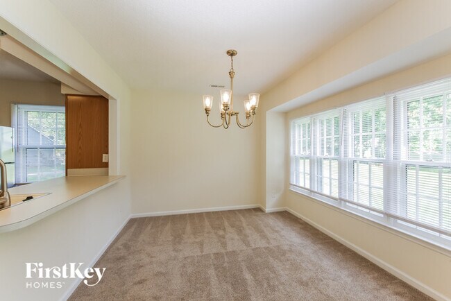 Building Photo - 2511 Dalston Ln
