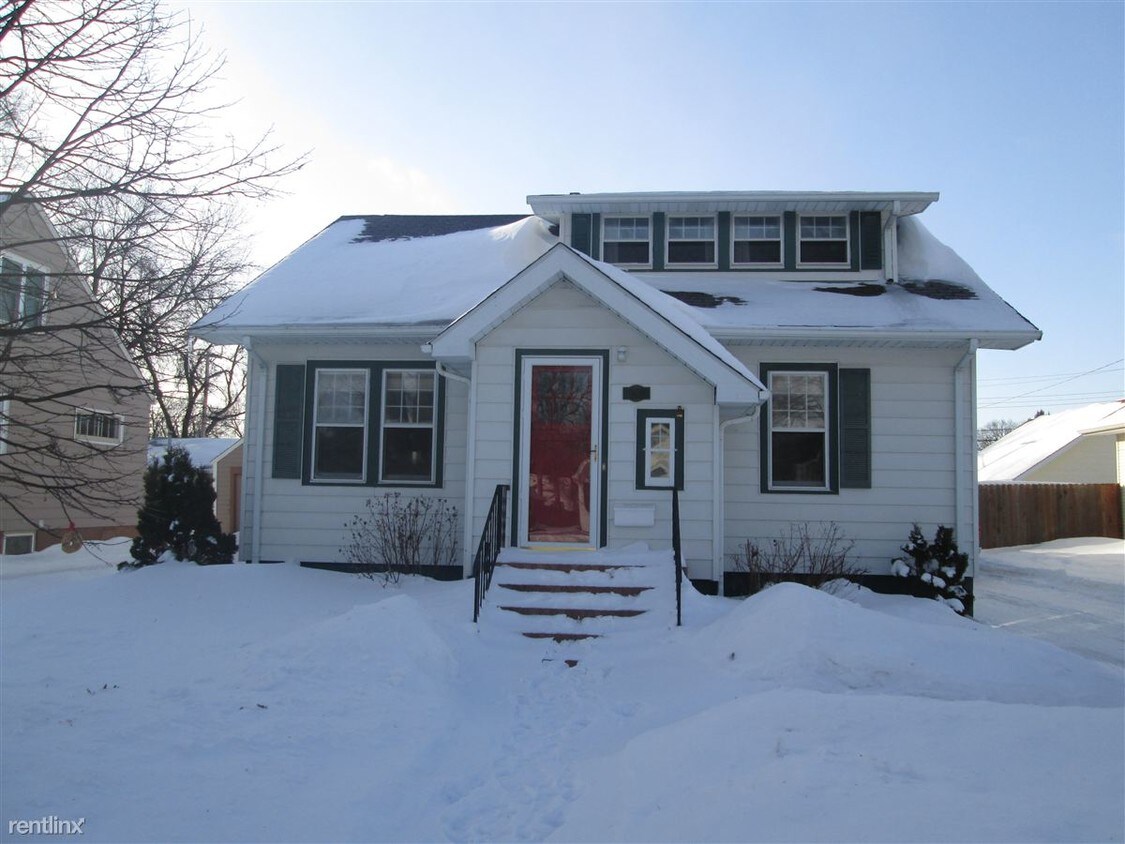 Primary Photo - 1402 Cottonwood St