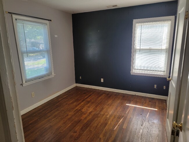 Building Photo - 11605 W 68th St