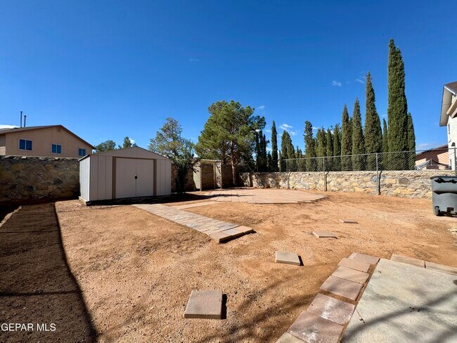 Building Photo - 12270 Tierra Bella Dr