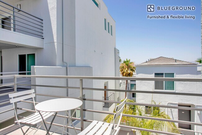 Building Photo - 20508 Ventura Blvd