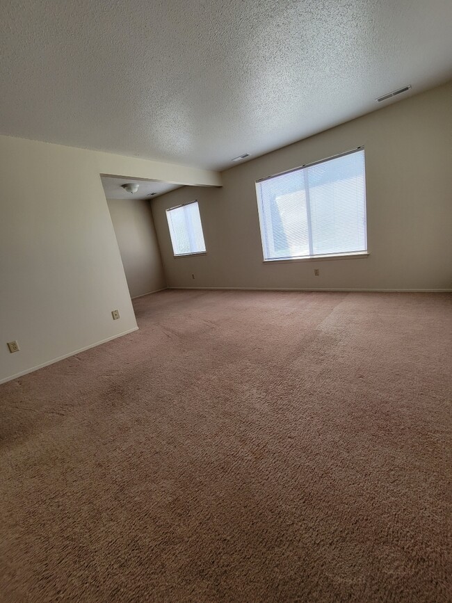 Foto del edificio - 1327 Southwestern Dr