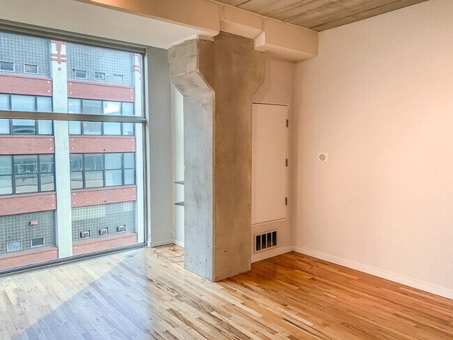 Foto del edificio - Fantastic One Bed Condo with In-Unit Laundry!