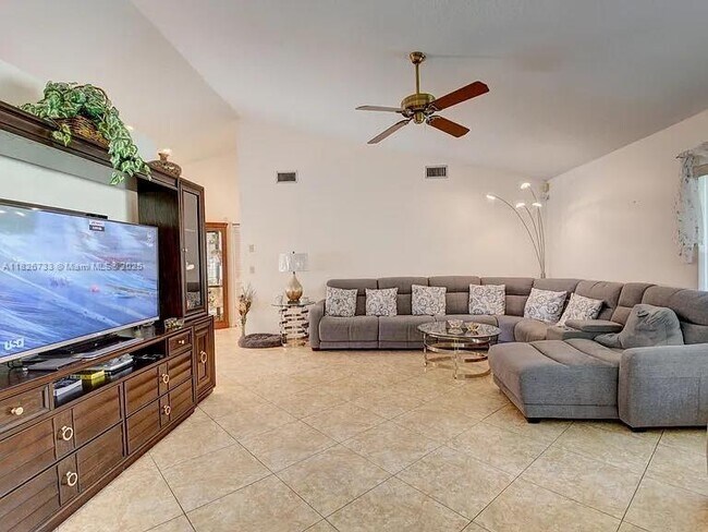 Foto del edificio - 18352 181st Cir S
