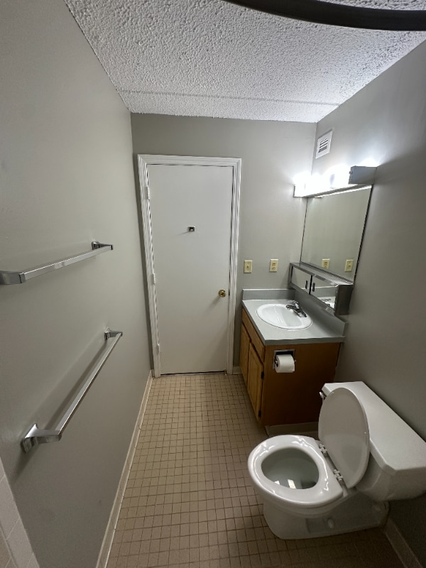 Building Photo - 1 S Point Dr