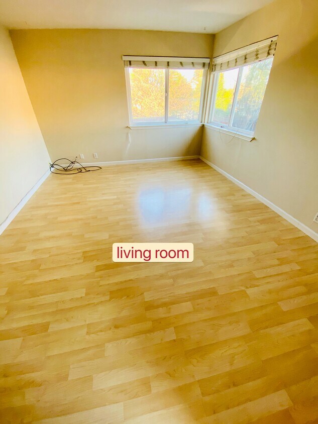 Foto principal - 2869 Alma St