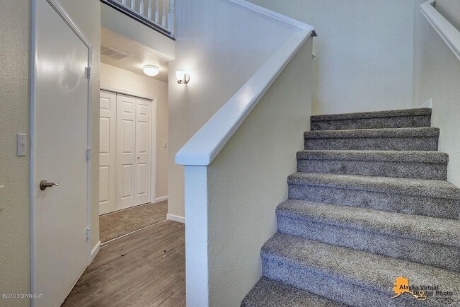 Stairwell - 8638 Cross Pointe Loop
