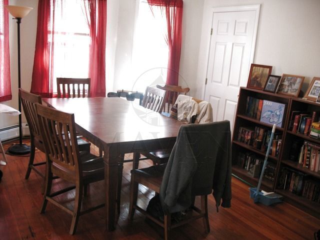 Foto del edificio - 32 Spencer Ave