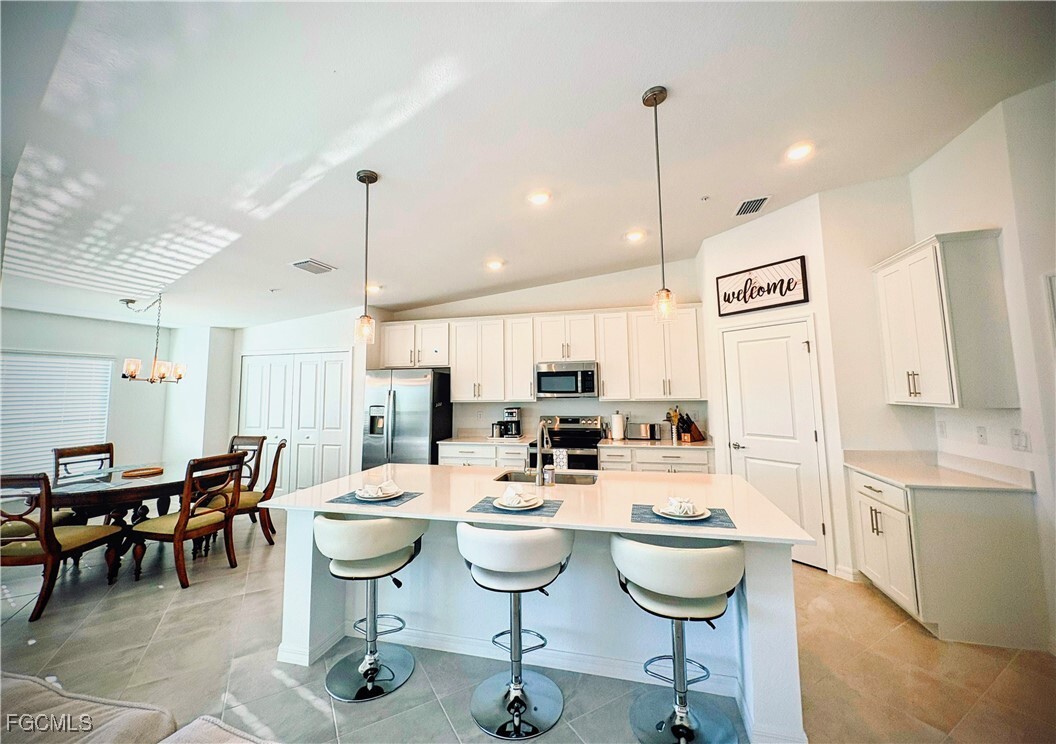 Foto principal - 15155 Bluffton Ln