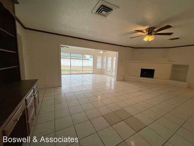 Building Photo - 3 br, 2 bath House - 2806 Lockheed Dr.