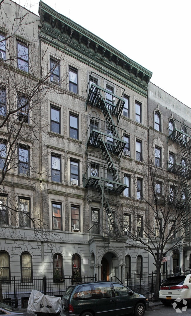 Primary Photo - 140 W 111th St