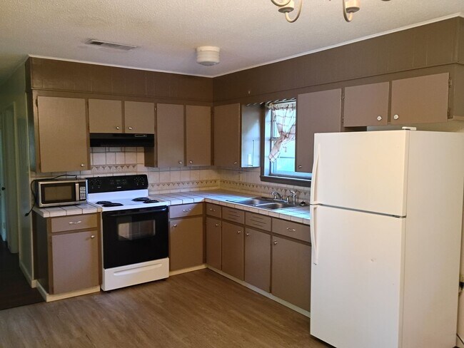 Foto del edificio - 205 Trailwood Dr