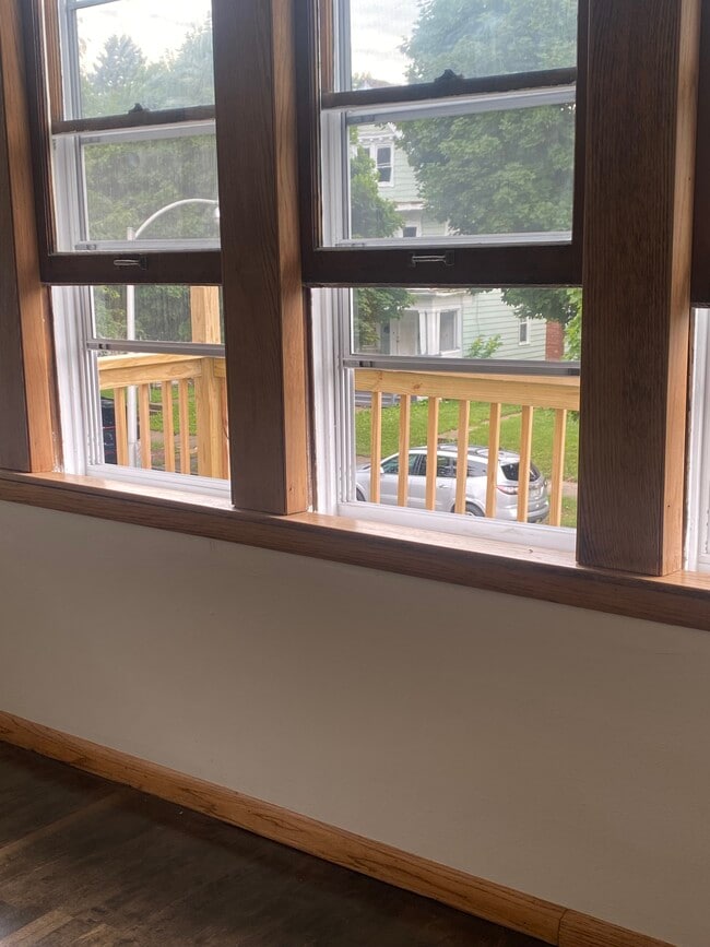 living looking into balcony - 2550 N 45th St