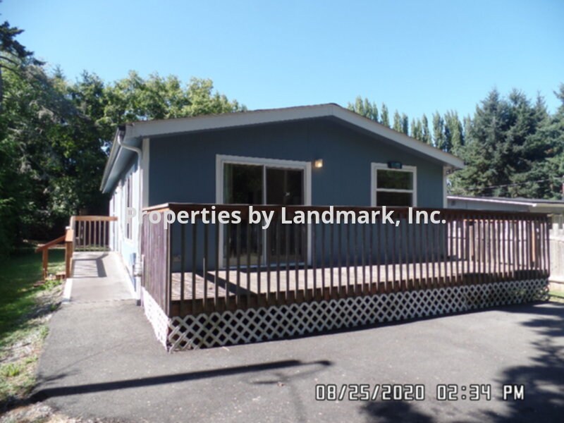 Primary Photo - 351 Wilcox Ln
