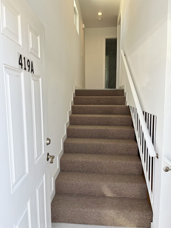 Building Photo - 419 S Clark Dr
