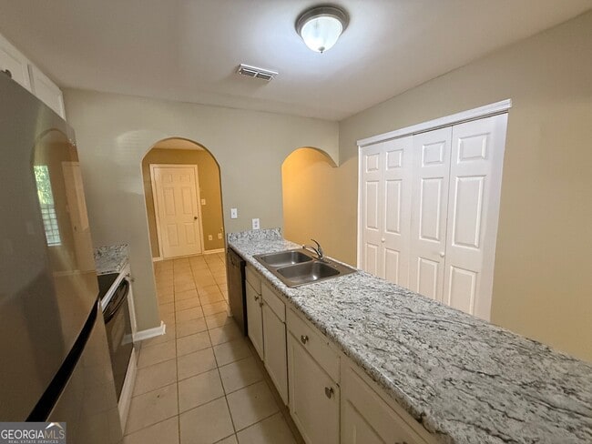 Building Photo - 960 Windwood Ct