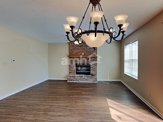 Building Photo - 143 Pine Ridge Drive E