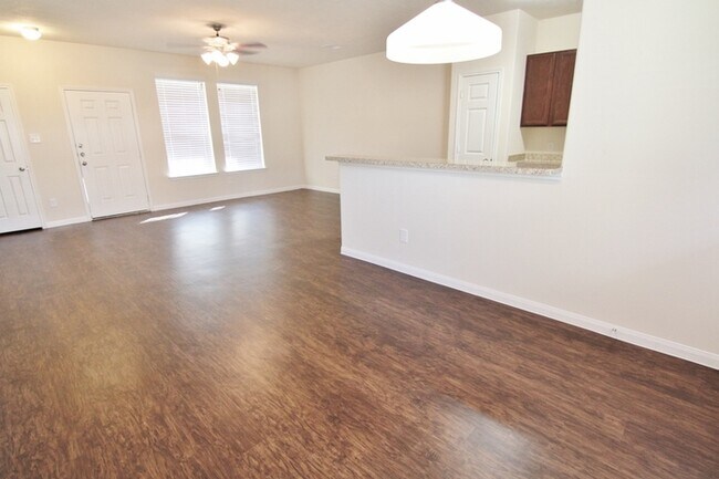 Foto del edificio - Bavaria - 12411 Maura Ln, Houston, TX 77044